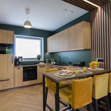 W&k Energy - Parking W Garazu, Faktura Vat, Balkon, Netflix דירה קושאלין