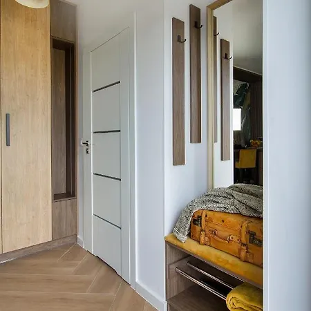 W&k Energy - Parking W Garazu, Faktura Vat, Balkon, Netflix דירה קושאלין