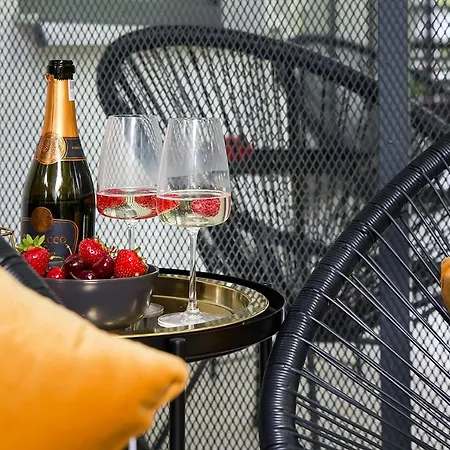 아파트 W&k Energy - Parking W Garazu, Faktura Vat, Balkon, Netflix